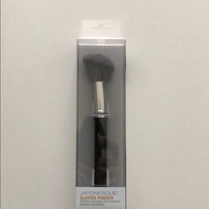 Japonesque Slanted Powder Brush